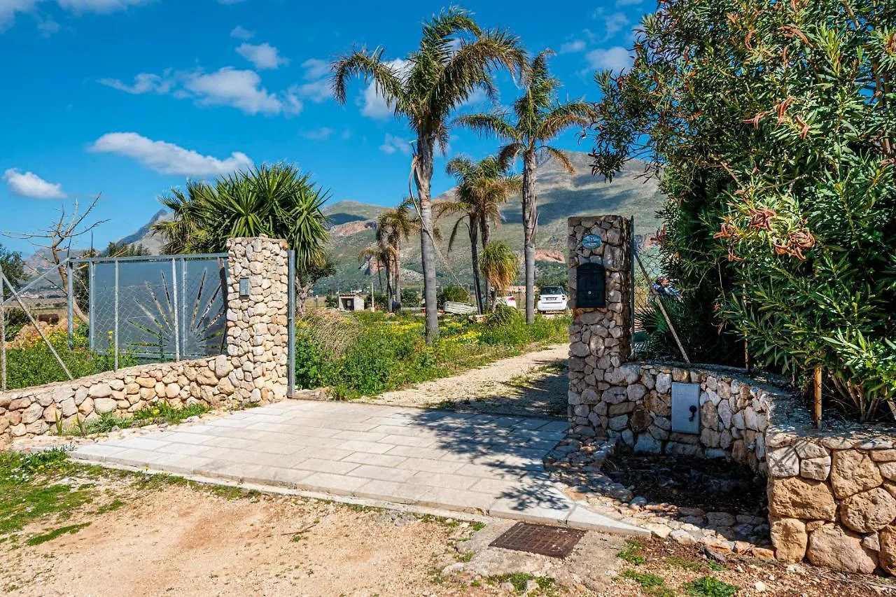 Casa vacanze Villa Mafaradda a pochi passi dal Mare Custonaci Italia